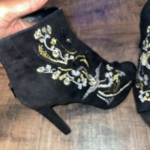 Blackjack booties with flower designs